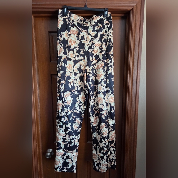 NWT VENUS Black Floral Women's Pants, Plus Size 22, Dress Pants For Women - Picture 2 of 7